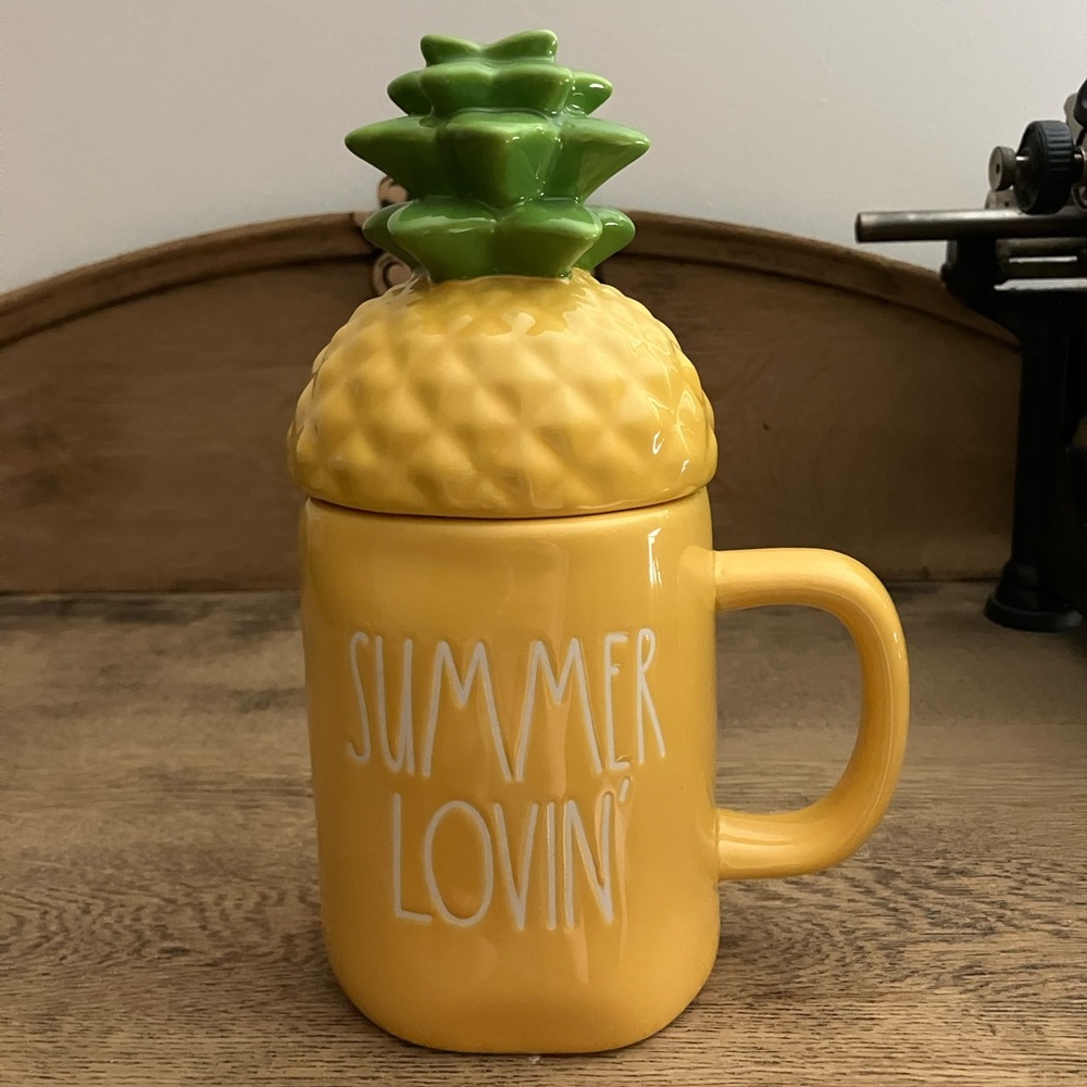 Rae Dunn Summer Lovin'
Topper Mug